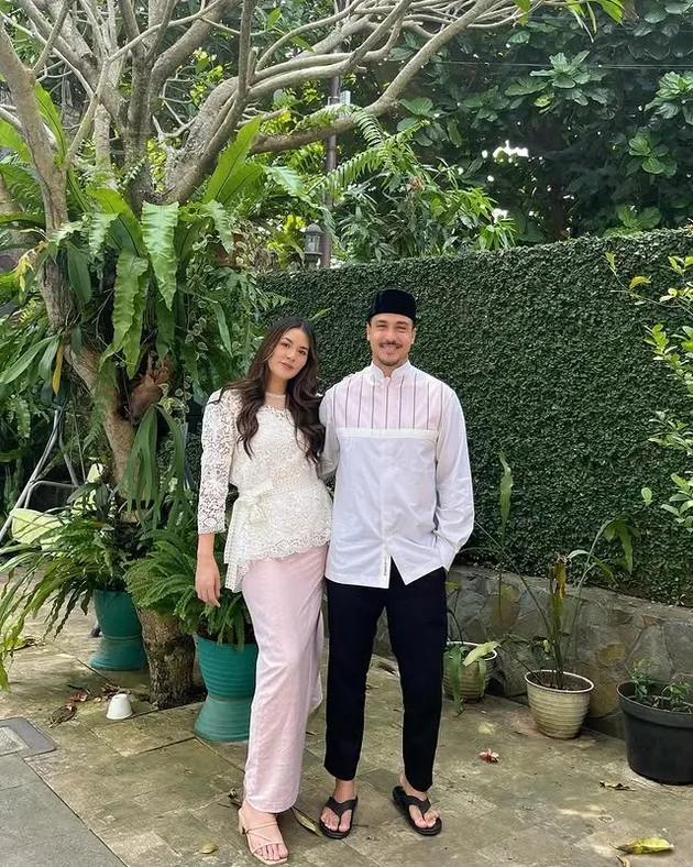 Raisa dan Hamish Daud Lebaran bareng