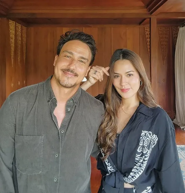 Hamish Daud dan Raisa foto berdua