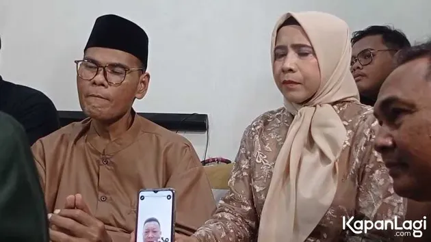 Fahmi Bo Pakai Baju Koko