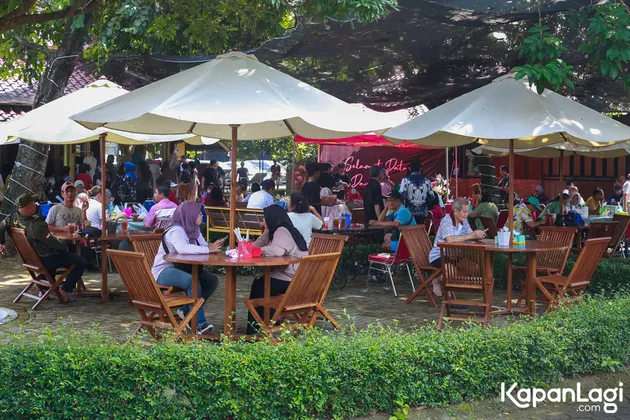 Foto bisnis kuliner di rumah mandra