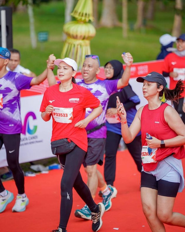 Slim Legs Catch Netizens' Attention, 8 Photos of Ira Wibowo Participating in a Marathon at the Age of 55 - Successfully Finishing