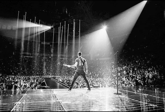 konser Maroon 5