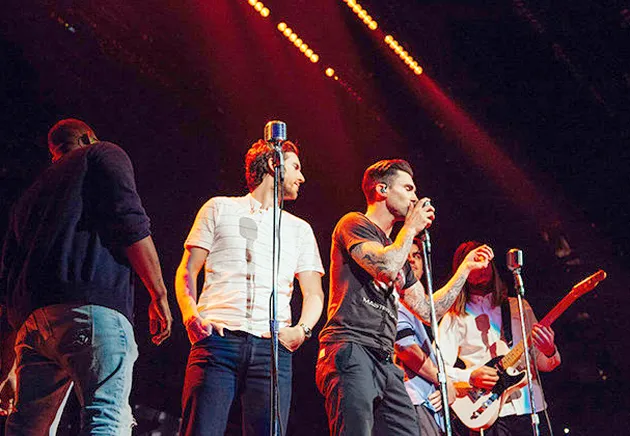 konser Maroon 5