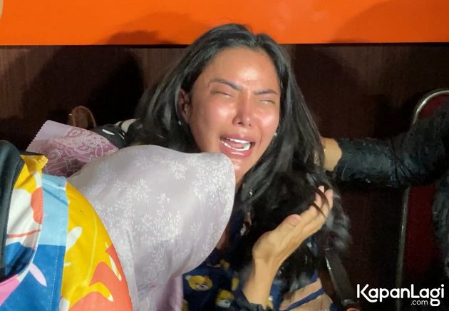 Because of Men! 8 Portraits of Ayu Aulia Tell the Causes of Alleged Assault by Gege Fransiska