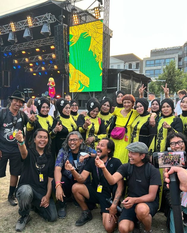 Tim Nasida Ria Semarang pun juga tampak bahagia dengan penampilan mereka di acara musik ini.