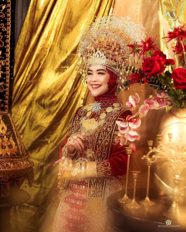 Like King and Queen, Here are 8 Latest Photos of Ria Ricis and Teuku Ryan's Prewedding, Once Again Wearing Aceh Traditional Clothing - Teuku Ryan Looks Handsome Like a Prince