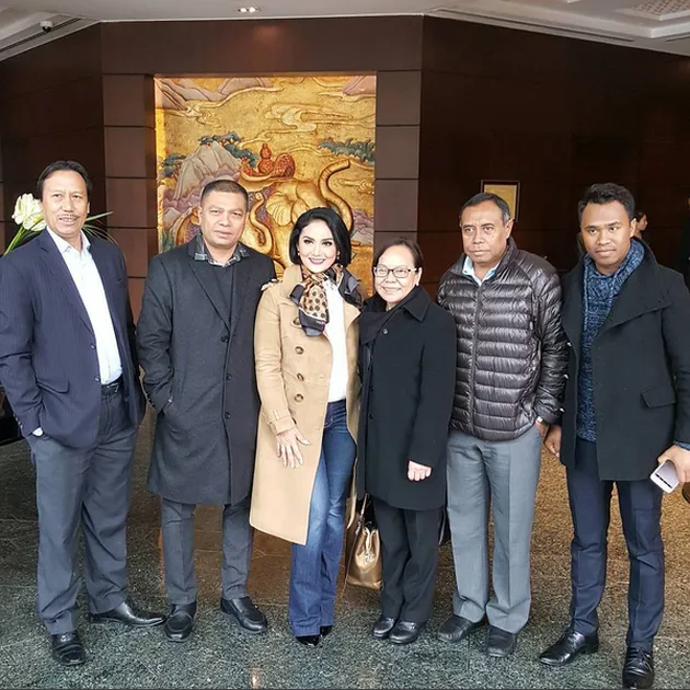 KD &amp; Raul Lemos Jalan-Jalan ke Cina