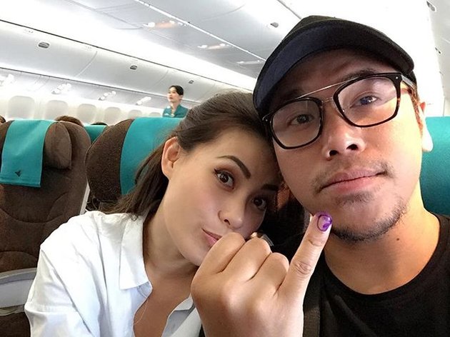 Tepat saat Jakarta mengadakan pemilihan gubernur dan sesudah nyoblos, Sammy bersama Viviane langsung terbang menuju Bali.