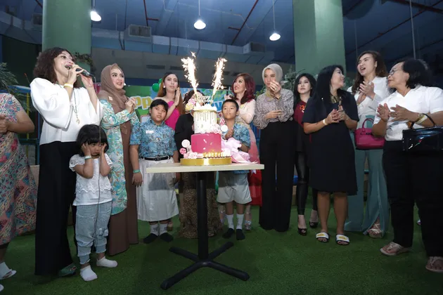 Ultah Sonia Wibisono
