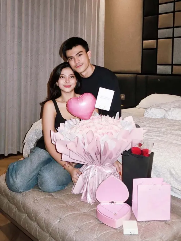 Hanum Mega kini resmi menjadi istri Rafly