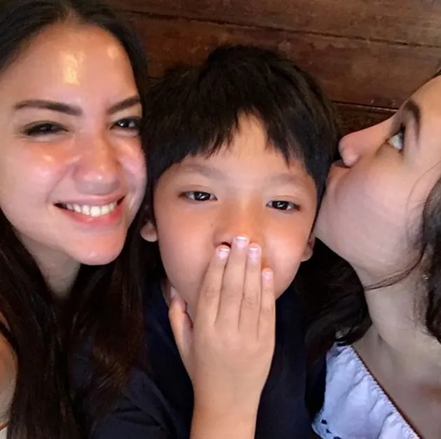 keluarga selebriti, anak artis, anak selebriti, anak tia ivanka, suami tia ivanka, tia ivanka tuyul 
