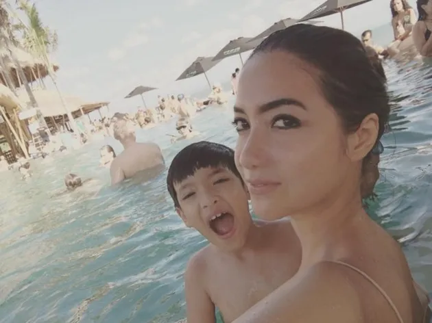keluarga selebriti, anak artis, anak selebriti, anak tia ivanka, suami tia ivanka, tia ivanka tuyul 