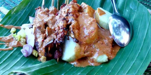 KELEZATAN MENU HIDANGAN RESEPSI PERNIKAHAN KAHIYANG 
