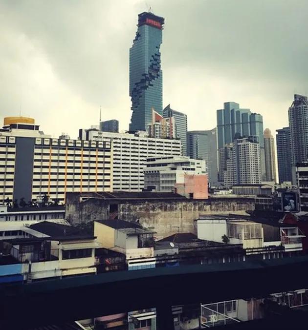 Liburan Dwi Andhika, Luar Negeri, Keliling Dunia