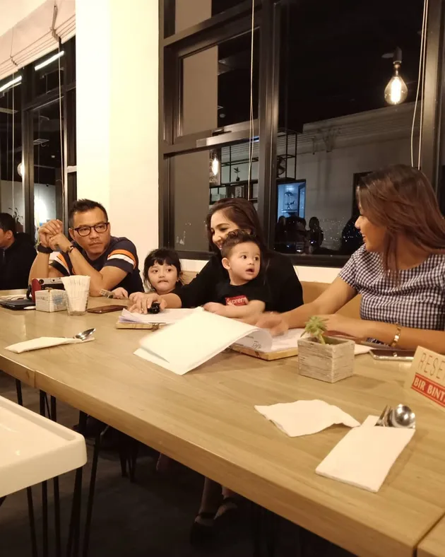 keluarga anang di ambon