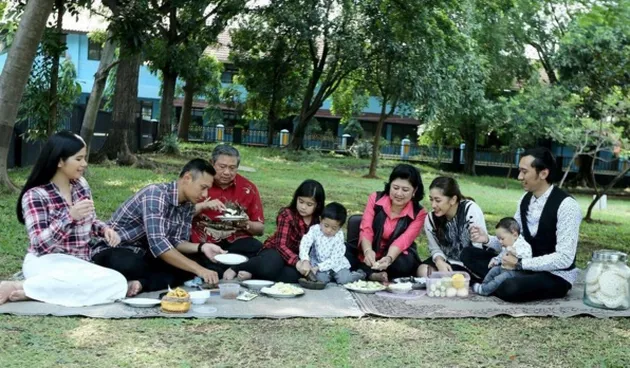 Edhie Baskoro dan Aliya Rajasa