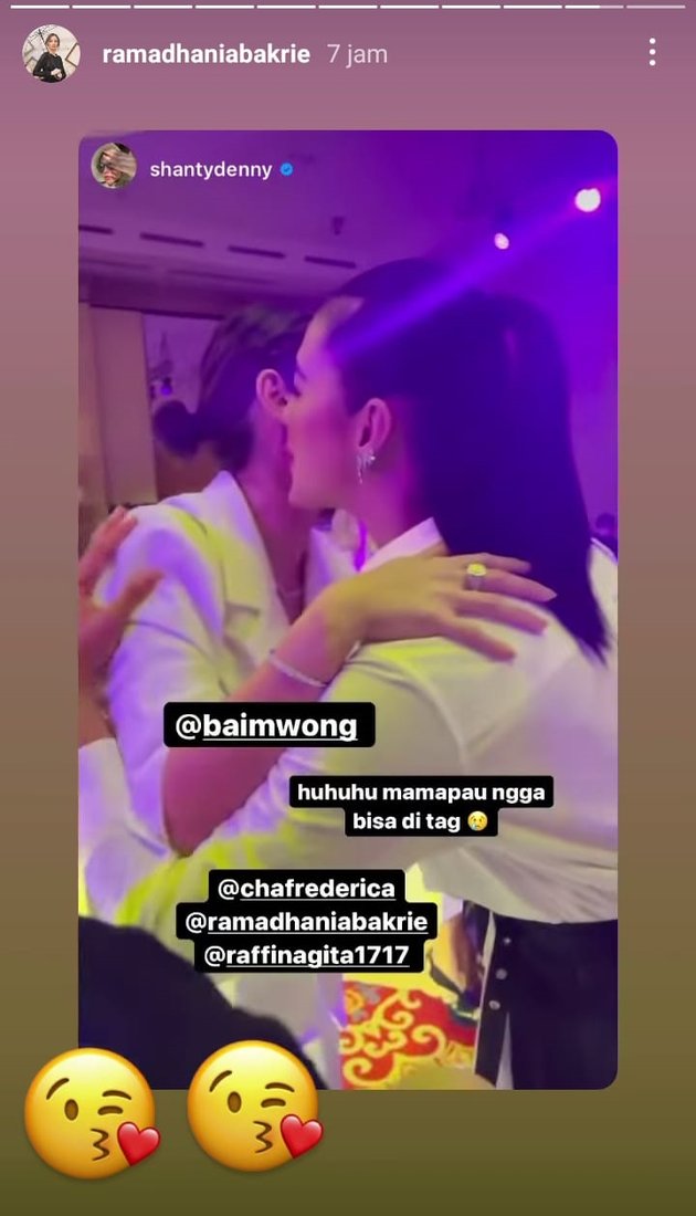 Back to Being a Jakarta Socialite, Here are 7 Pictures of Nia Ramadhani Enjoying Dancing at Ayu Dewi's Wedding Anniversary - Looking Gorgeous in a White Blazer