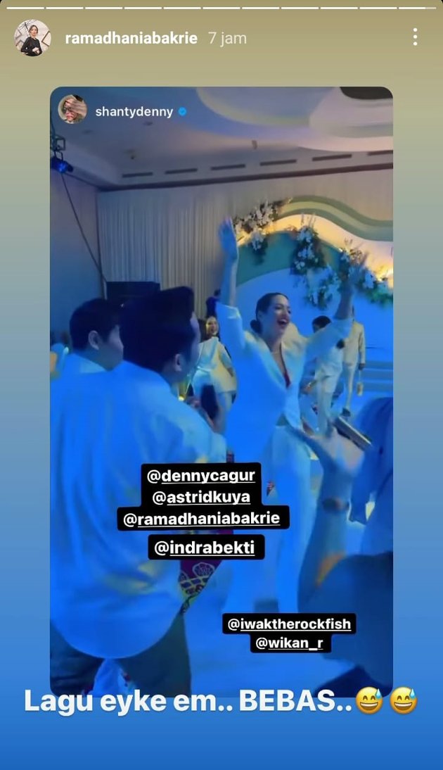 Back to Being a Jakarta Socialite, Here are 7 Pictures of Nia Ramadhani Enjoying Dancing at Ayu Dewi's Wedding Anniversary - Looking Gorgeous in a White Blazer