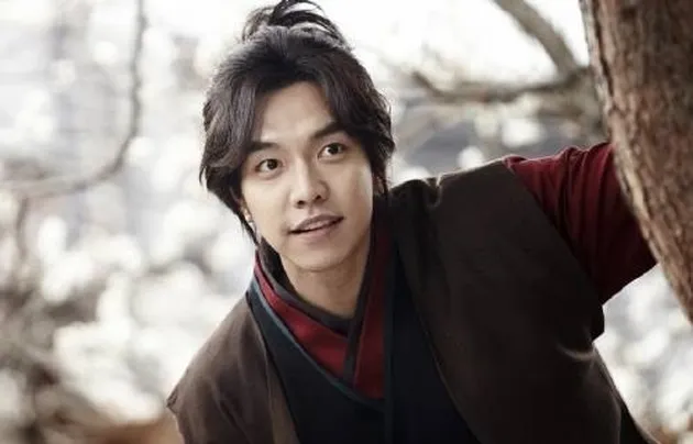 Aktor Korea Pakai Hanbok