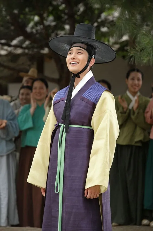 Aktor Korea Pakai Hanbok