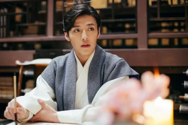 Aktor Korea Pakai Hanbok