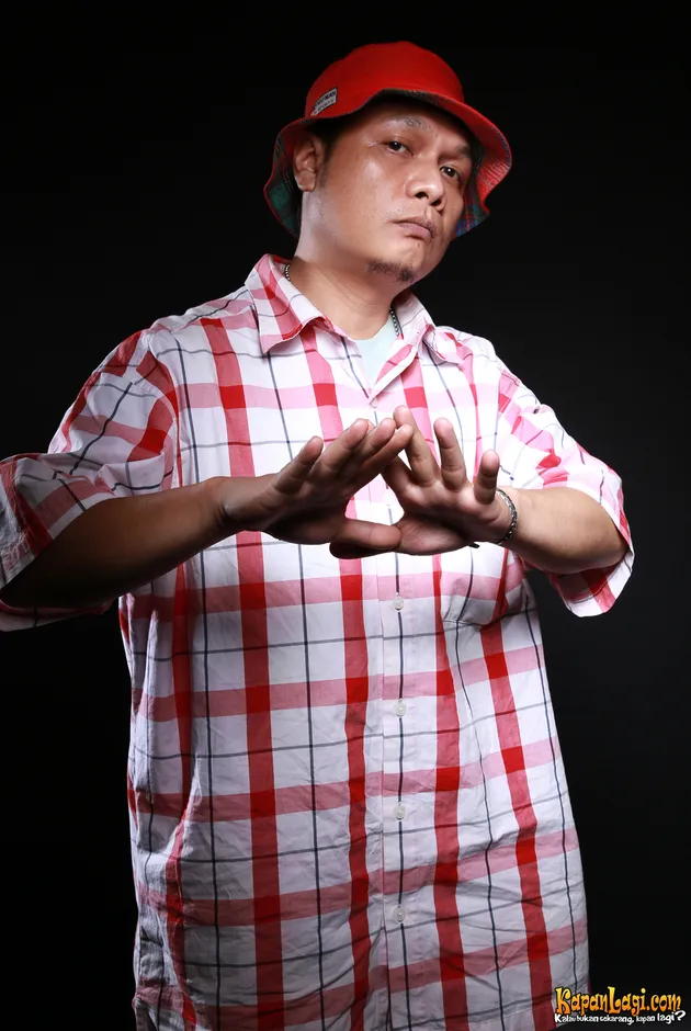 Tidak berbeda jauh dengan gaya lama mereka, T Five masih tetap menghadirkan warna-warni cinta ke dalam lagu-lagunya.