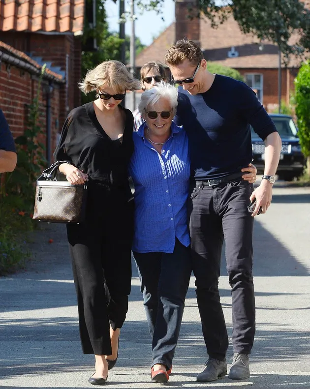 Taylor Swift - Tom Hiddleston Putus
