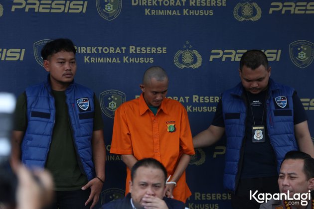 Wear an Orange Shirt, 9 Photos of Galih Loss Apologizing After Being Involved in a Blasphemy Case
