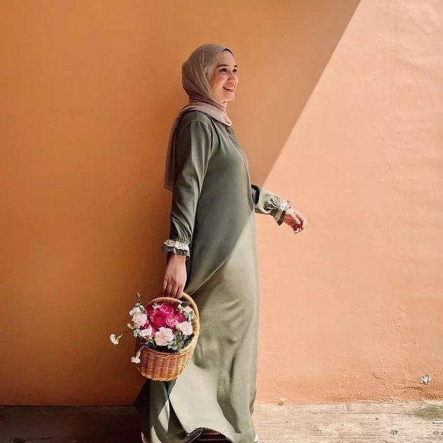 Wear Hijab After Convert, Check Out 10 Latest Portraits of Princess Anne, Arya Saloka's Wife, who is Very Fashionable - Even Looks Beautiful and Charming in Pajamas