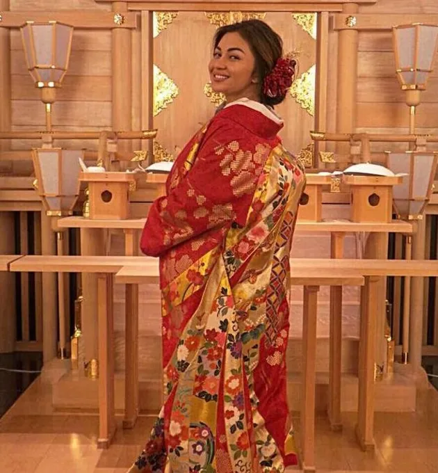 liburan selebriti, seleb yang liburan ke jepang, seleb yang pakai kimono
