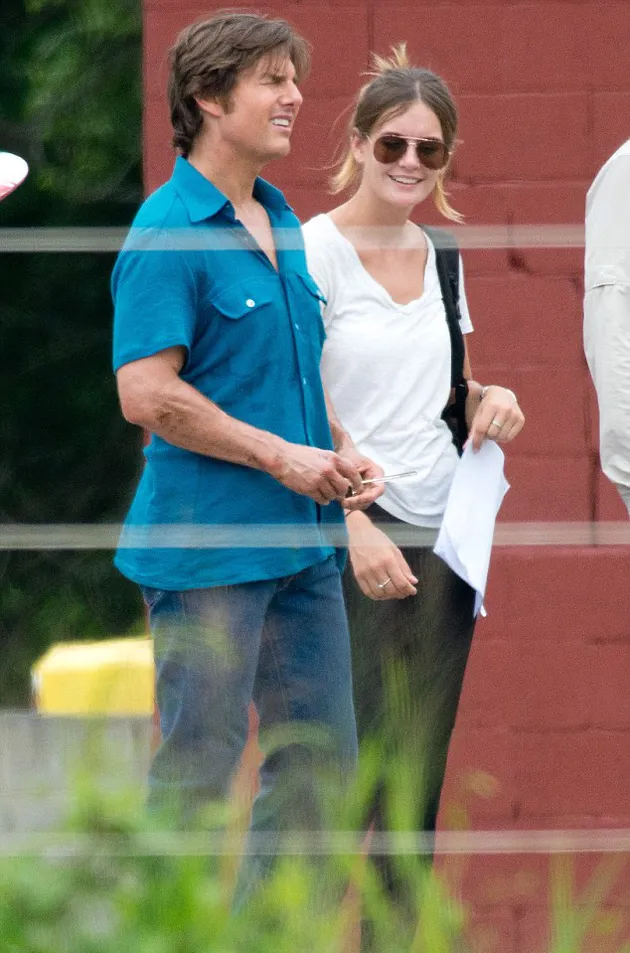 Emily, Pacar Baru Tom Cruise - Kembaran Katie HolmesPacar Baru Tom Cruise