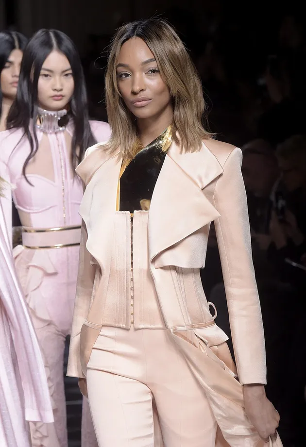 Kendall Jenner &amp; Gigi Hadid, Balmain Paris Fashion Week