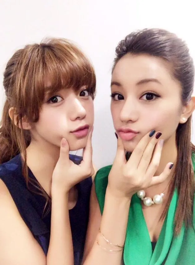 Pose-Pose Selfie Andalan