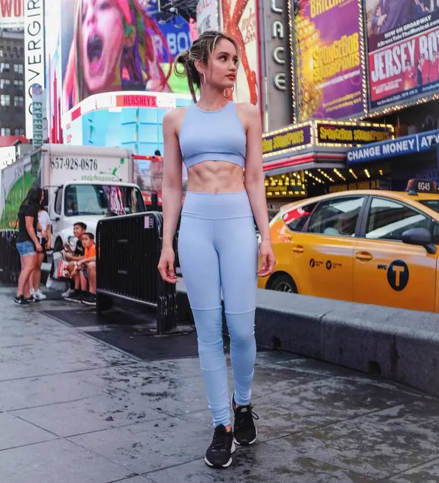 Fashion Cinta Laura