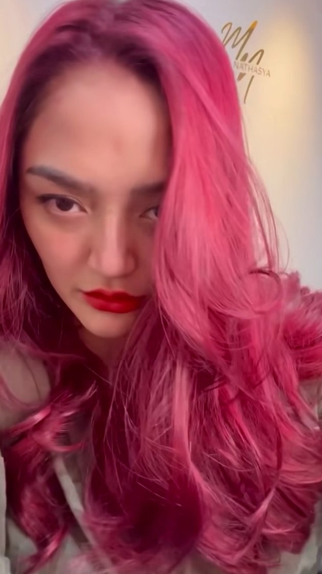 Achieving Princess Ariel, 8 Photos of Siti Badriah Changing Hair Color to Bright Red - Even More Beautiful and 'Fiery' with New Appearance