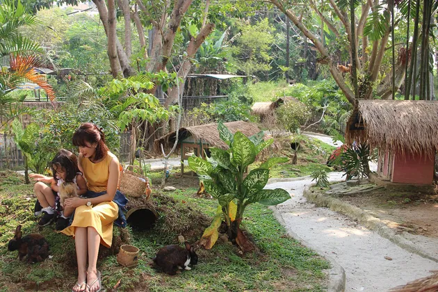 liburan keluarga Artika Sari