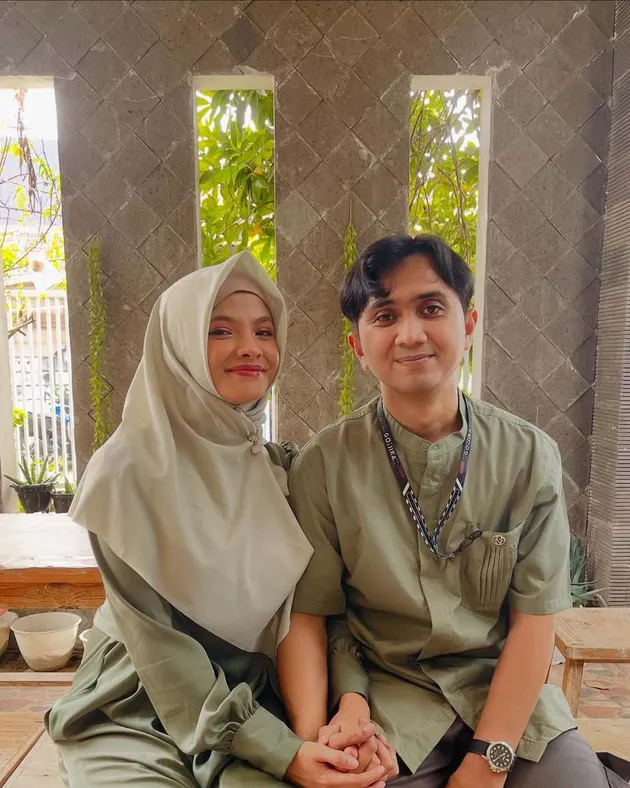 Sara fajira di momen lebaran bareng suami