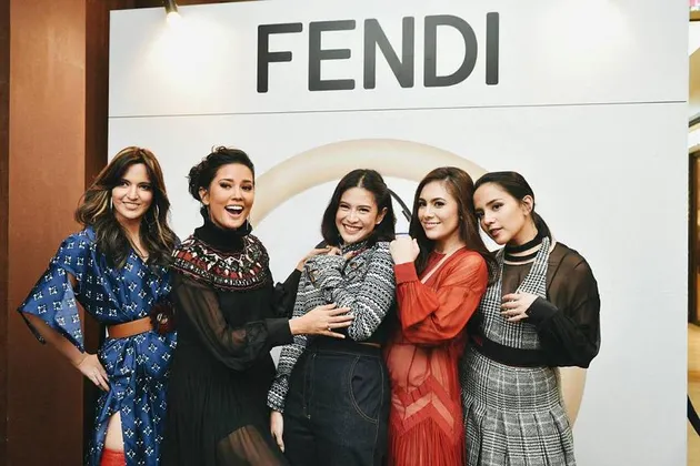 nia ramadhani, dian sastro, wulan guritno