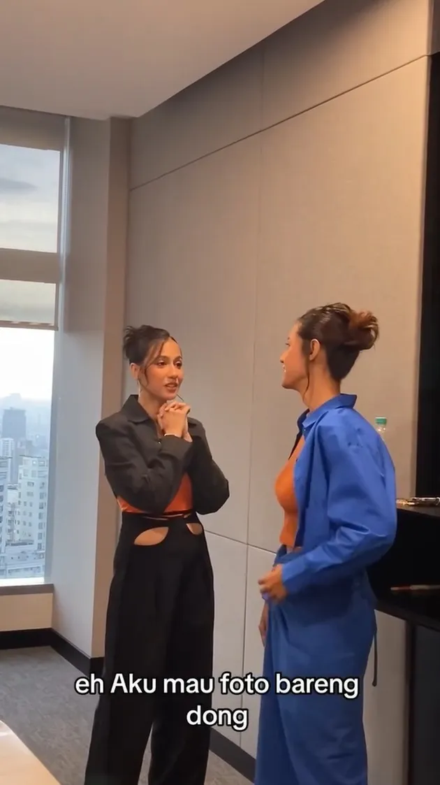 Pevita Pearce Nge-live dengan Klaudia Kristi 