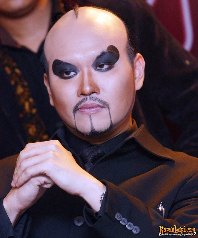 Now Called Father of Youtube, Here are 10 Vintage Photos of Deddy Corbuzier When He Was Still a Magician with Iconic Make-Up