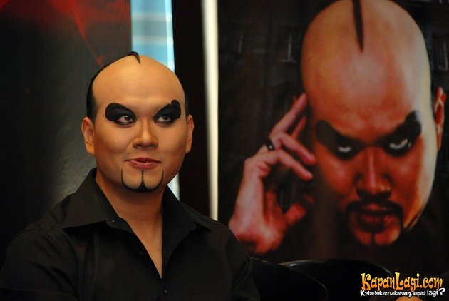 Now Called Father of Youtube, Here are 10 Vintage Photos of Deddy Corbuzier When He Was Still a Magician with Iconic Make-Up