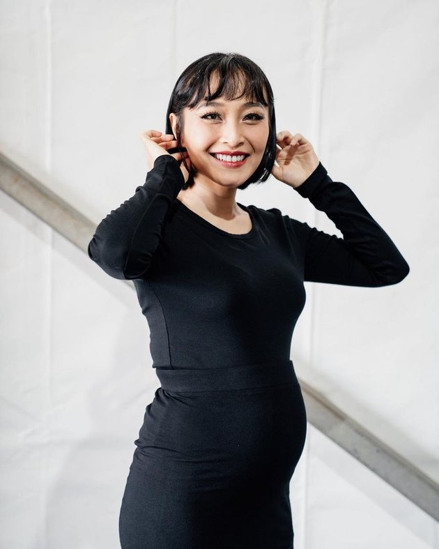 Now Pregnant with Second Child, 8 Photos of Rinni Wulandari Showing Her Growing Baby Bump - Once Cried Because of Craving for Chicken Noodles But It Was Closed