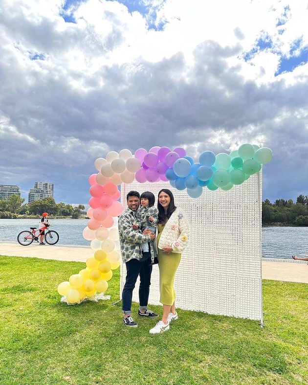 Now Living in Australia, 8 Photos of Acha Sinaga's Gender Reveal Before the Birth of Her Second Child - Lucas Will Soon Become a Big Brother