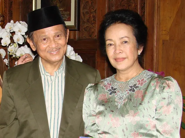 kisah cinta para presiden indonesia