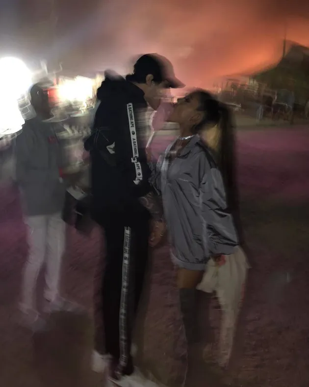 pete davidson pacar ariana grande