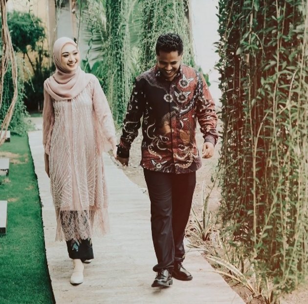 Love Story Like a TV Movie, 8 Portraits of Mamat Alkatiri and Nafha Firah's Engagement that Started from Fans - Beautiful Prospective Wife