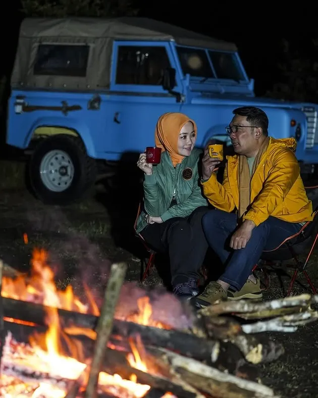 Ridwan Kamil dan Atalia camping