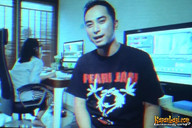 Membuat sebuah movie clip, Winky akan menunjukkan kisah gagal move on. Seperti apa sih? Yuk simak selengkapnya di foto-foto berikutnya.