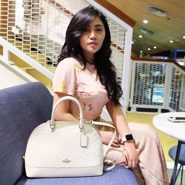 Fakta tentang rachel vennya