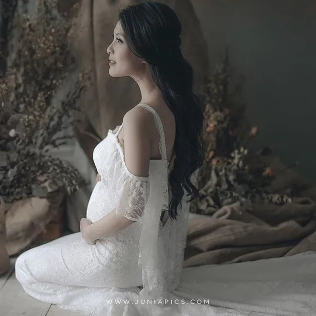 maternity shoot sandra dewi